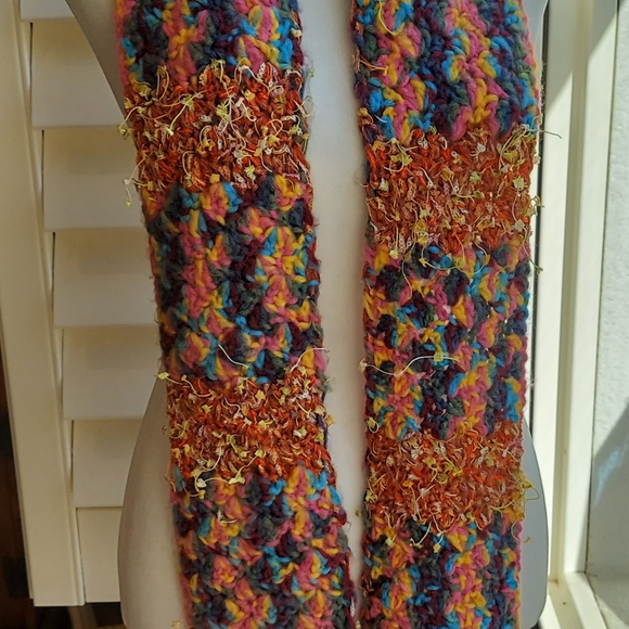 Hand Knit Multi Color Scarf with Fringe NWOT - Picture 8 of 10